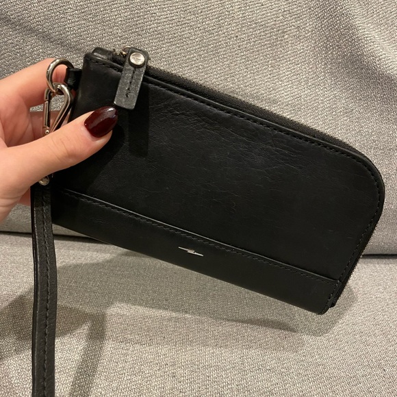 Shinola Handbags - Shinola Wirstlet Wallet